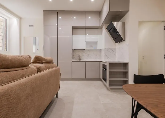Gallienus Superior Apartment